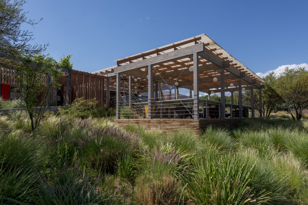 Proyectos de infraestructura modular desarrollados por Tecno Fast Village para la industria minera y energética.
